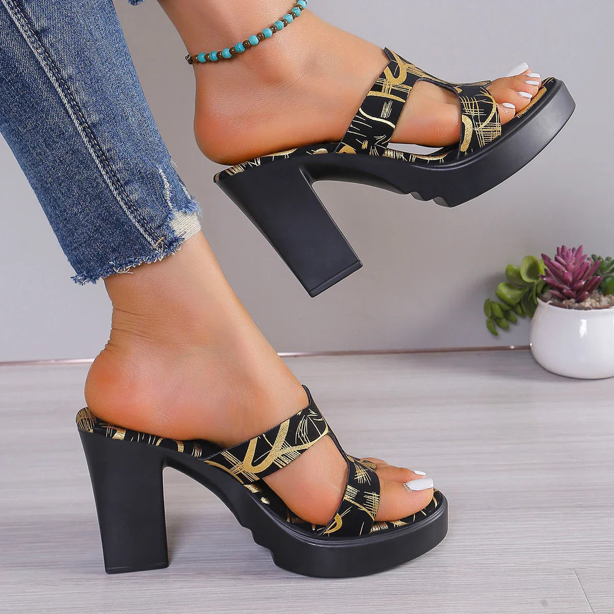 Saturn Soul Pump Sandals
