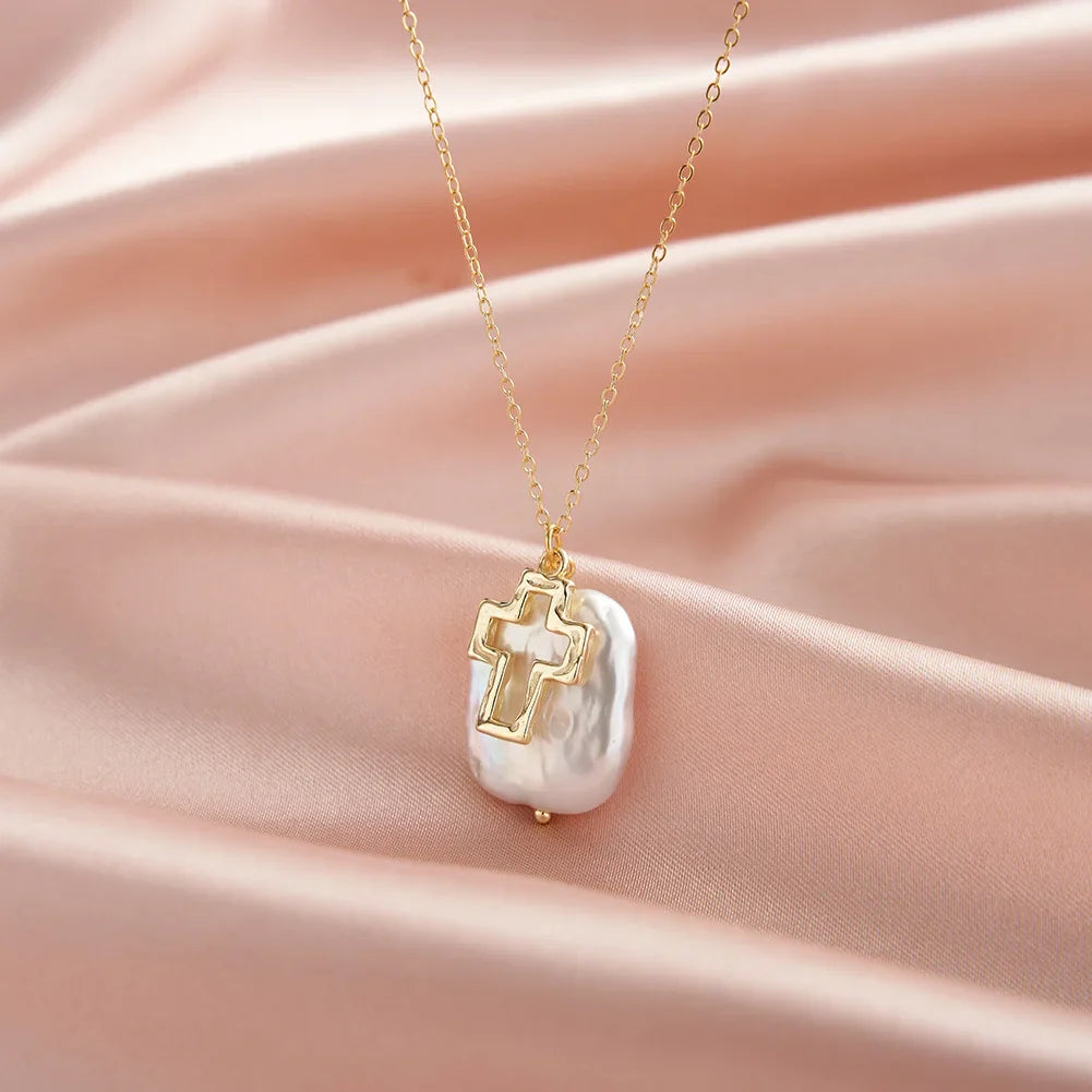 Last Kiss Still Pendant Necklace Set