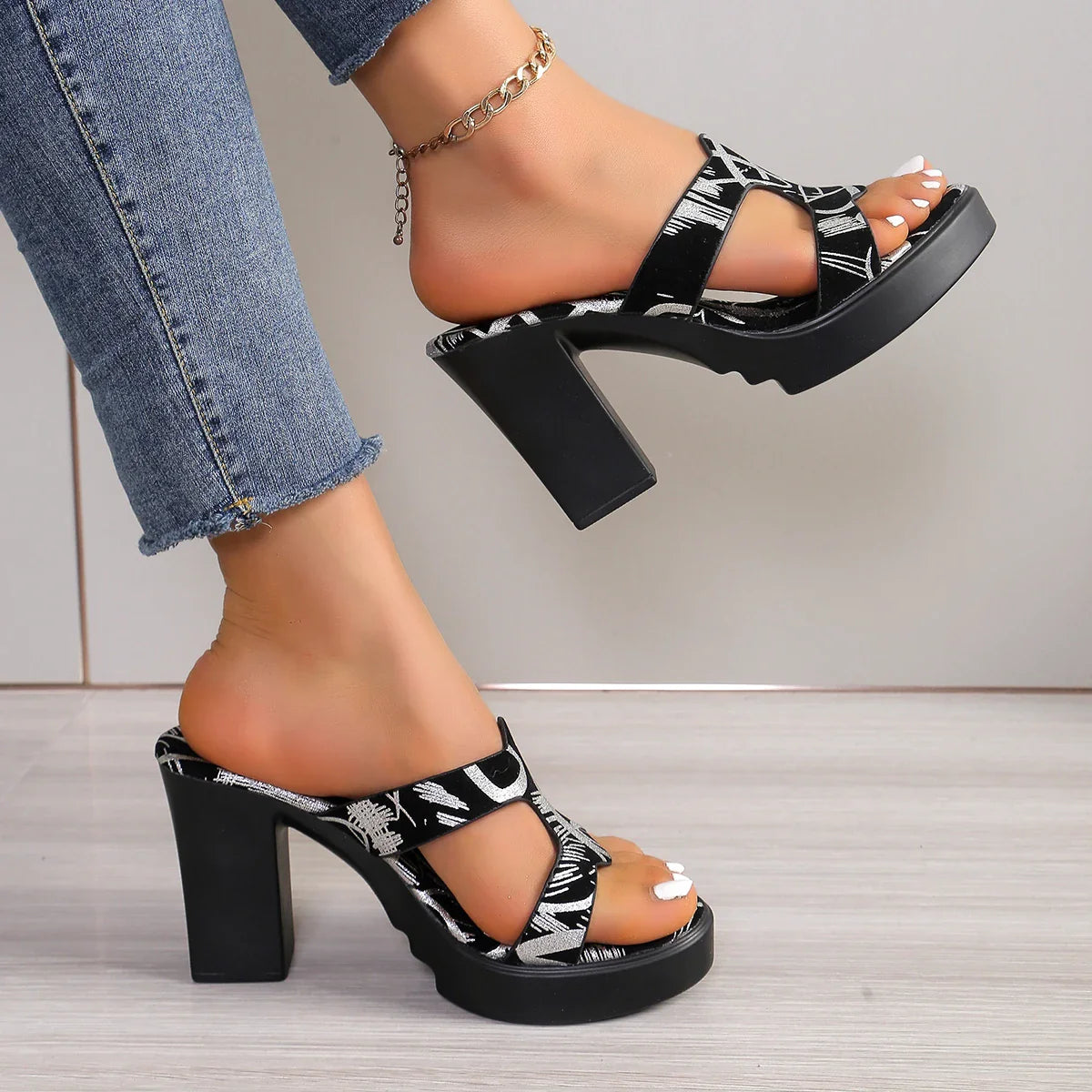 Saturn Soul Pump Sandals