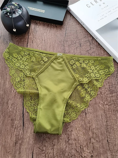 She's So Flirtatious Bra Set