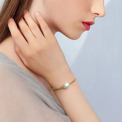 Still Falling Up Pearl Necklace Set