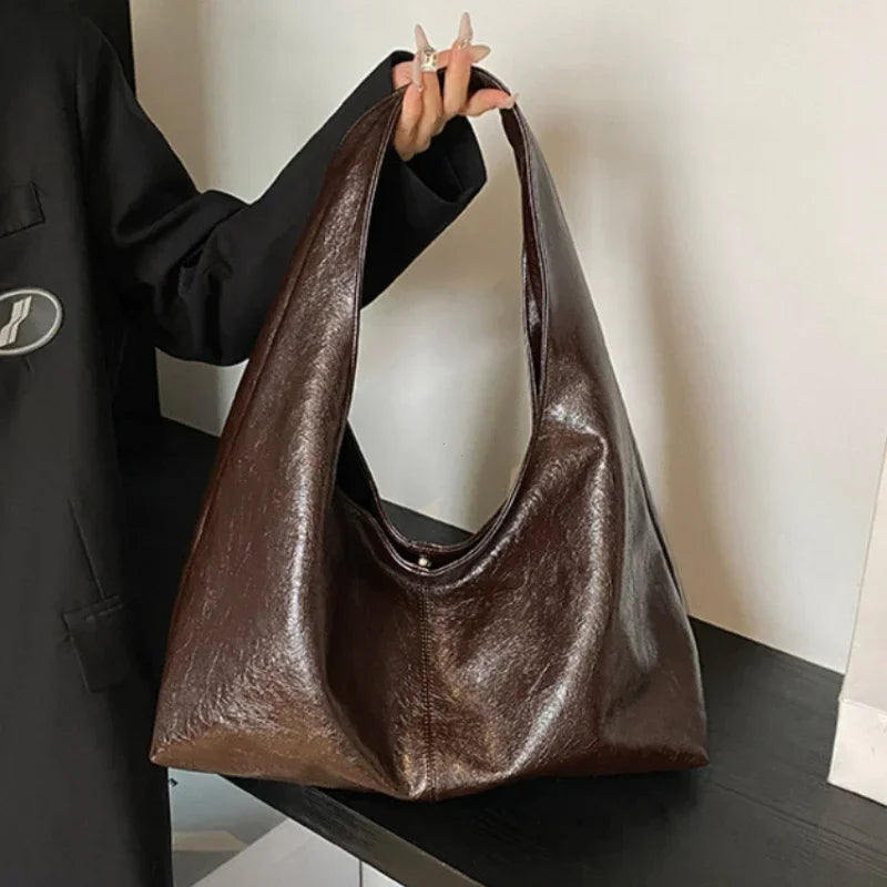 Her Calm Ending Shoulder Bag