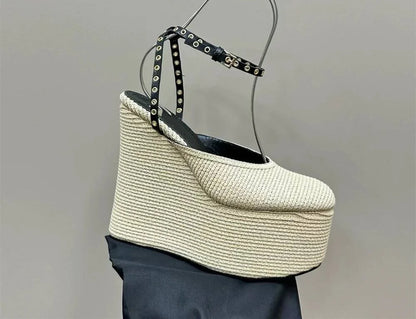 Spillproof Lies Wedges Sandals