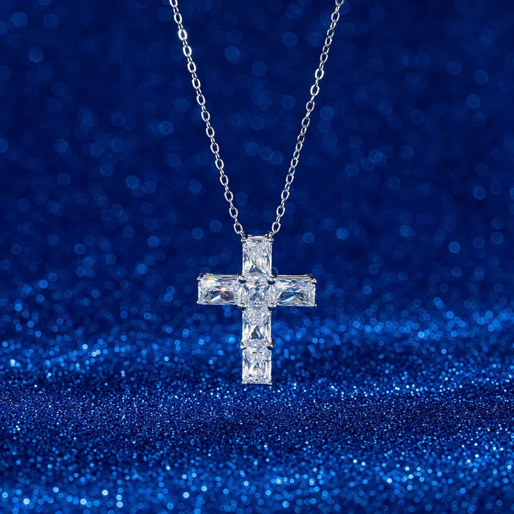 Looks Perfect Pendant Necklace
