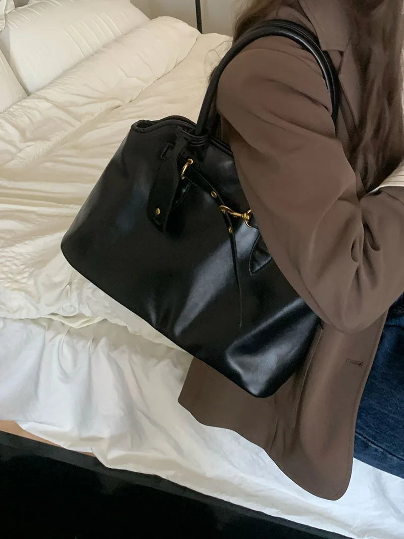 The Woman Decides Shoulder Bag