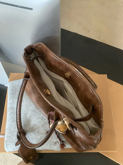 The Woman Decides Shoulder Bag
