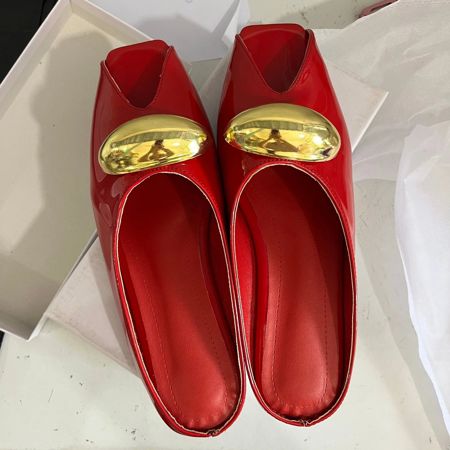 Twisted Tea Time Flat Sandals