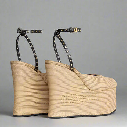 Spillproof Lies Wedges Sandals